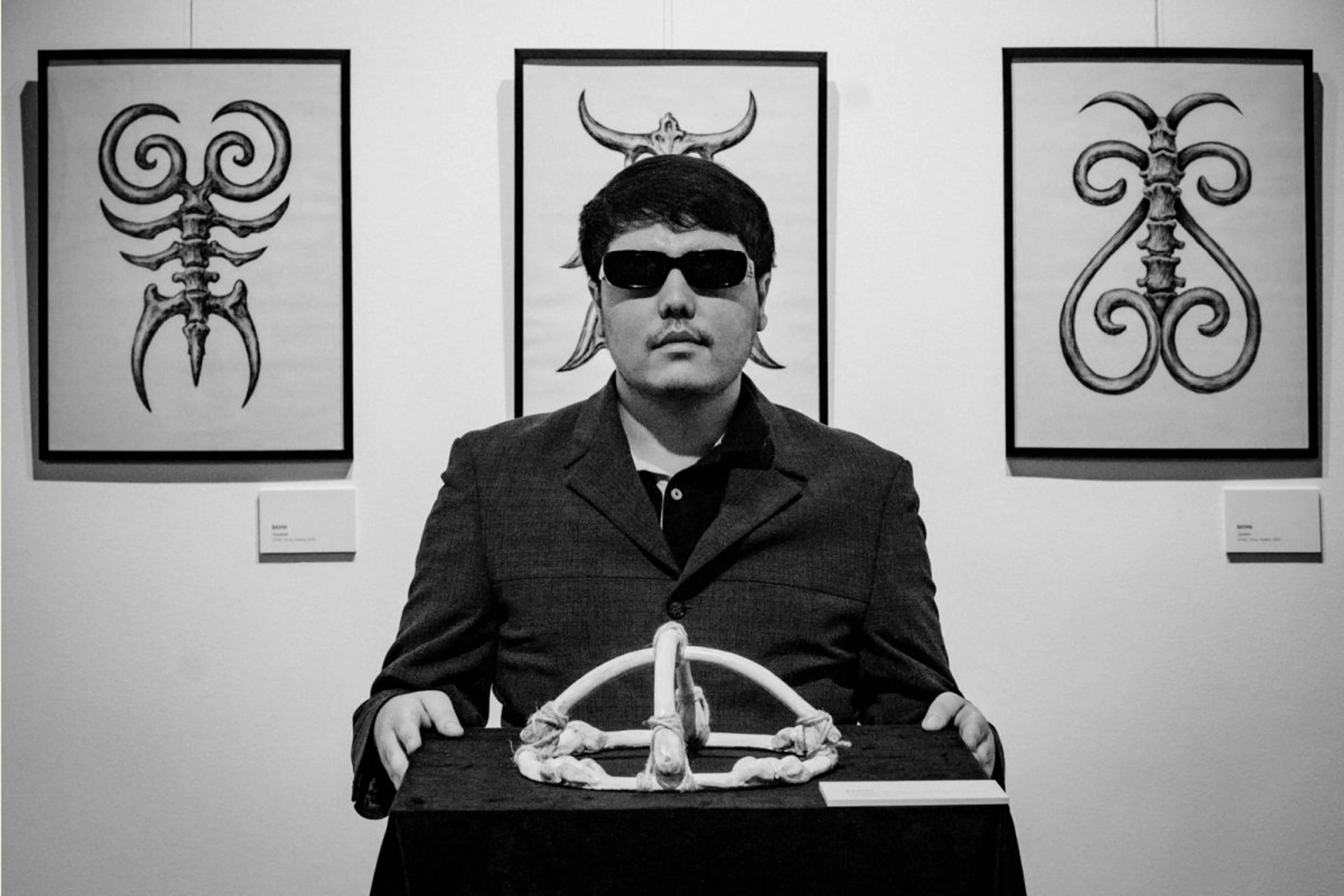 Искусство “на костях”: зачем Бахтияр Смагул очищает останки культуры