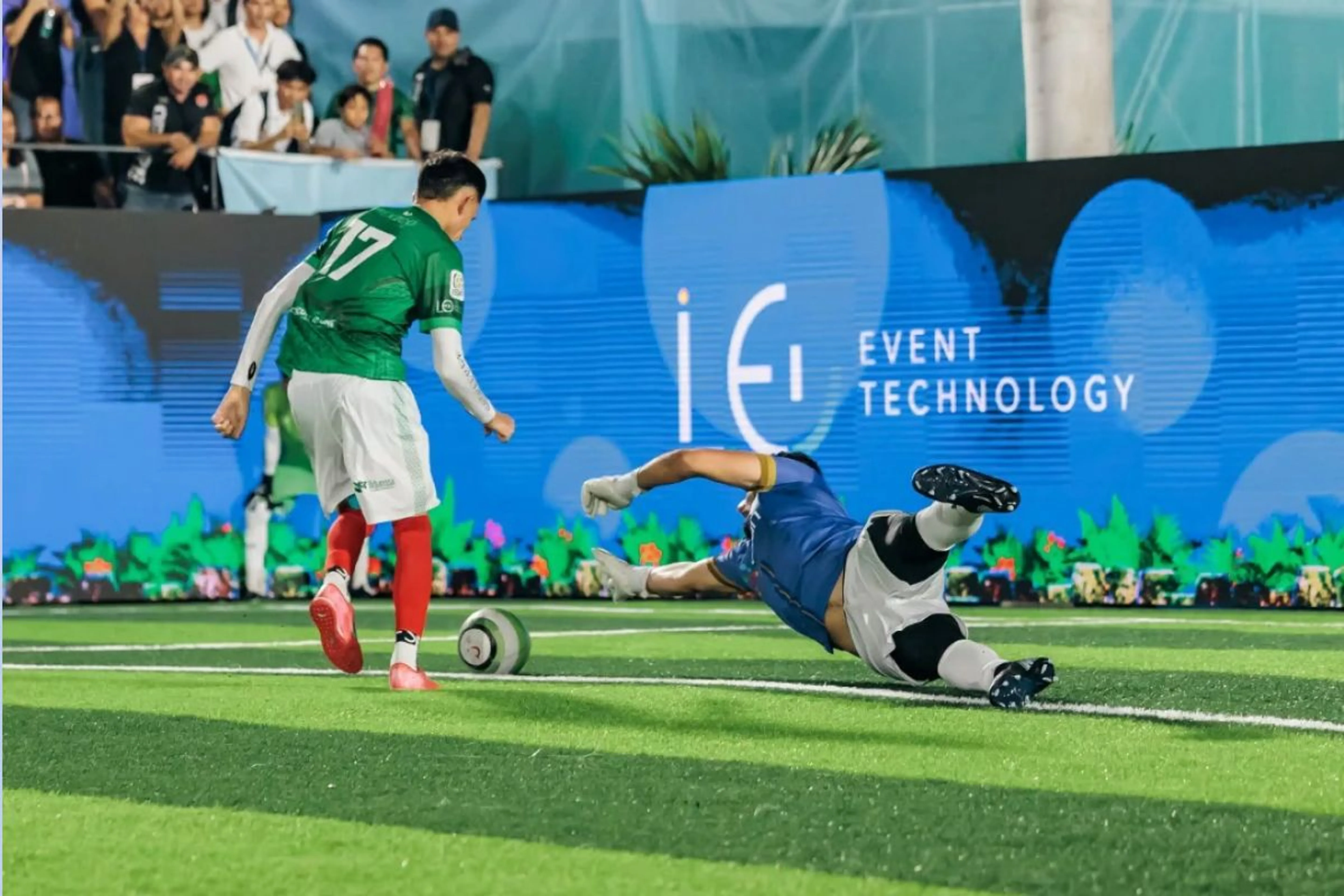 Instagram / internationalsoccafed