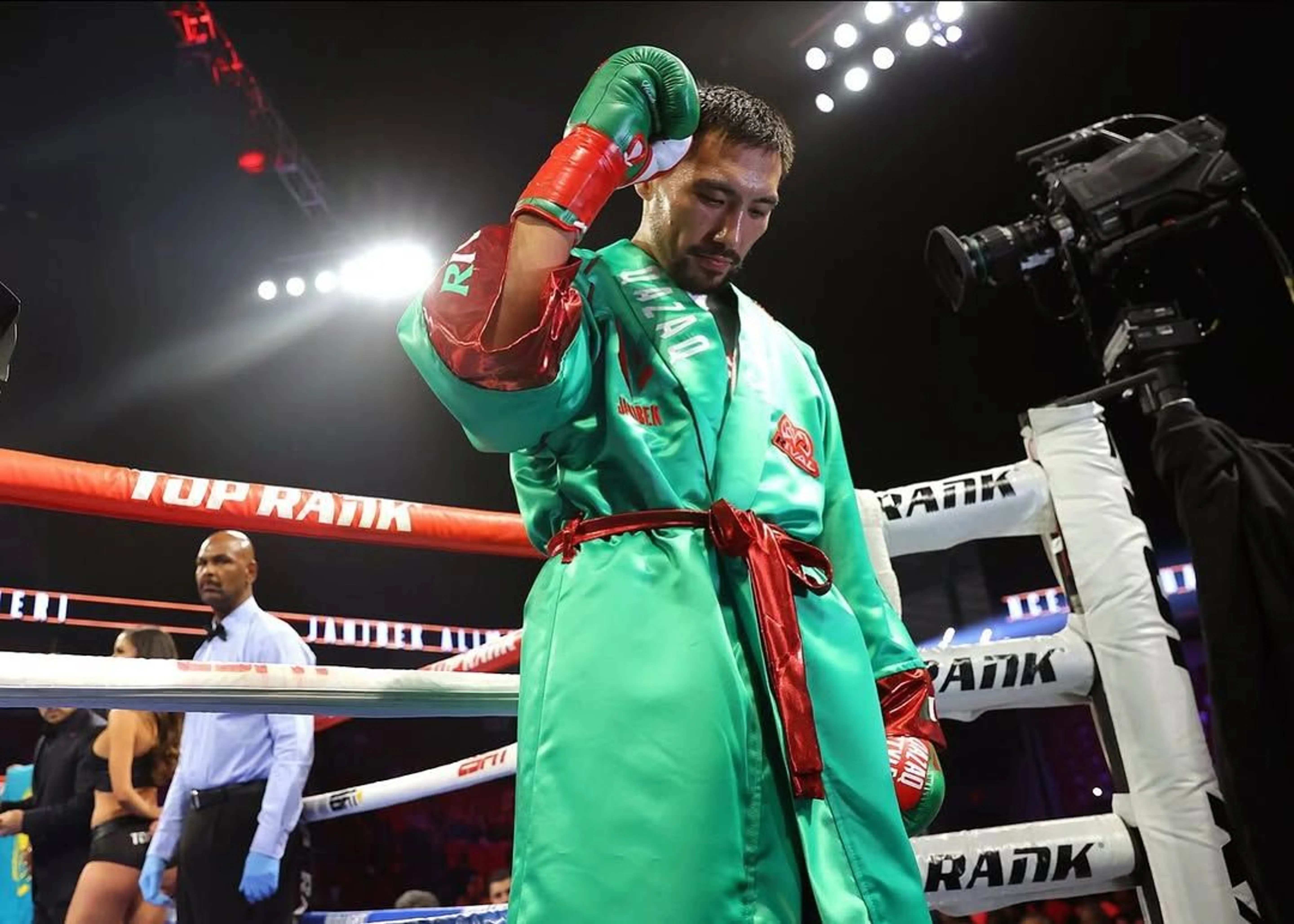 Жанибек Алимханулы проведет бой за титул WBO во втором среднем весе