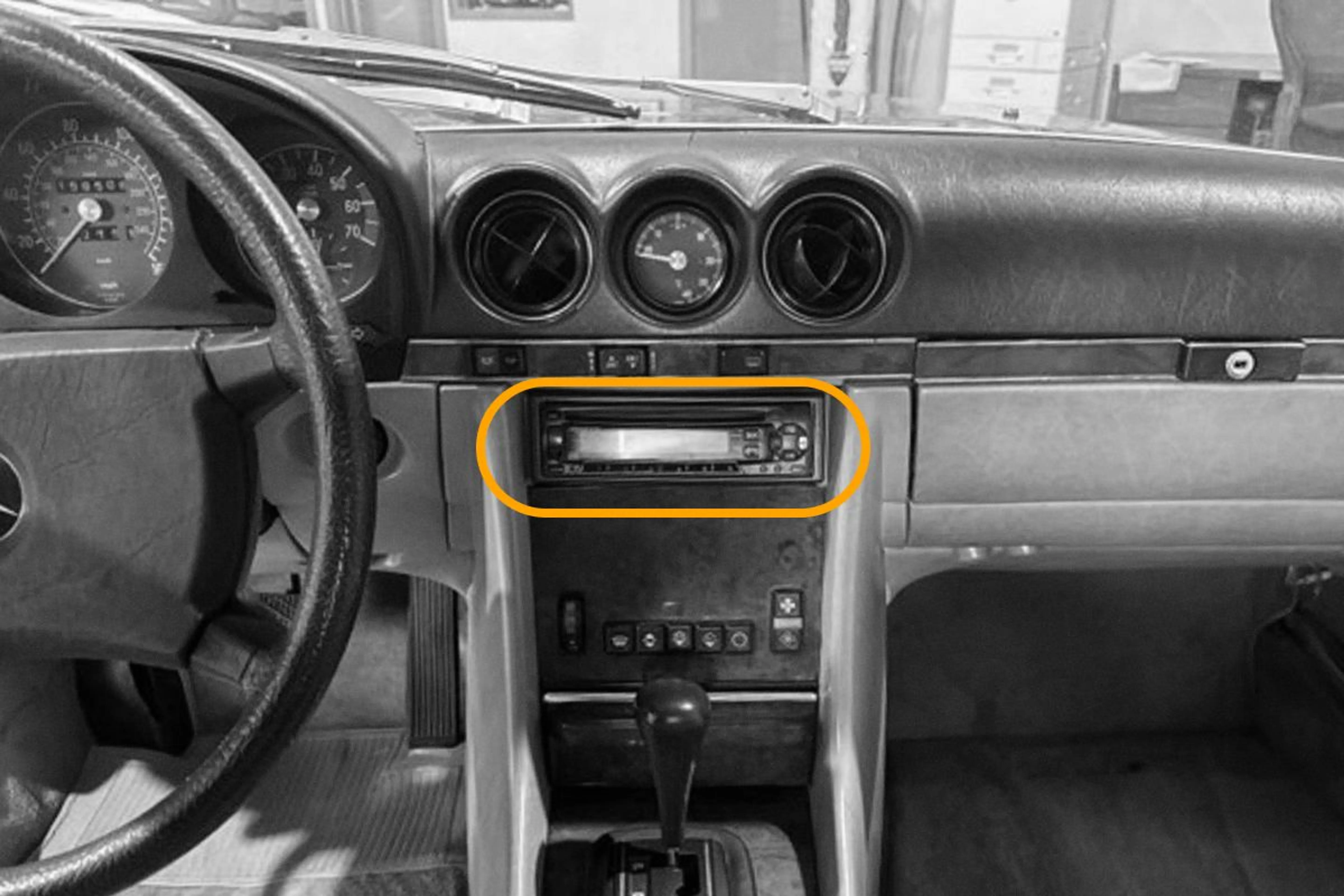 luxuryandclassiccarsofboerne.com