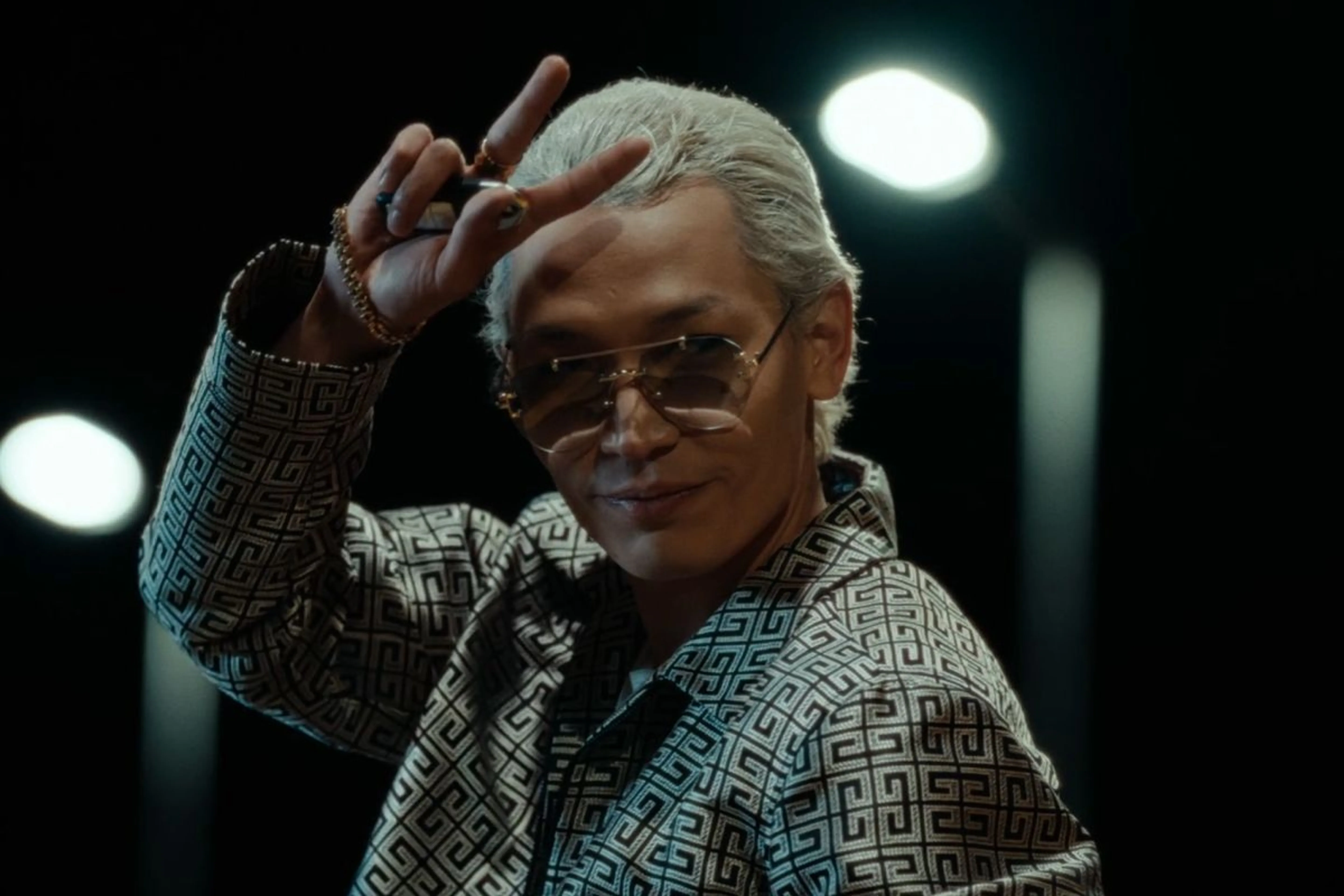 Кадр из фильма "Охота на розового зайца"