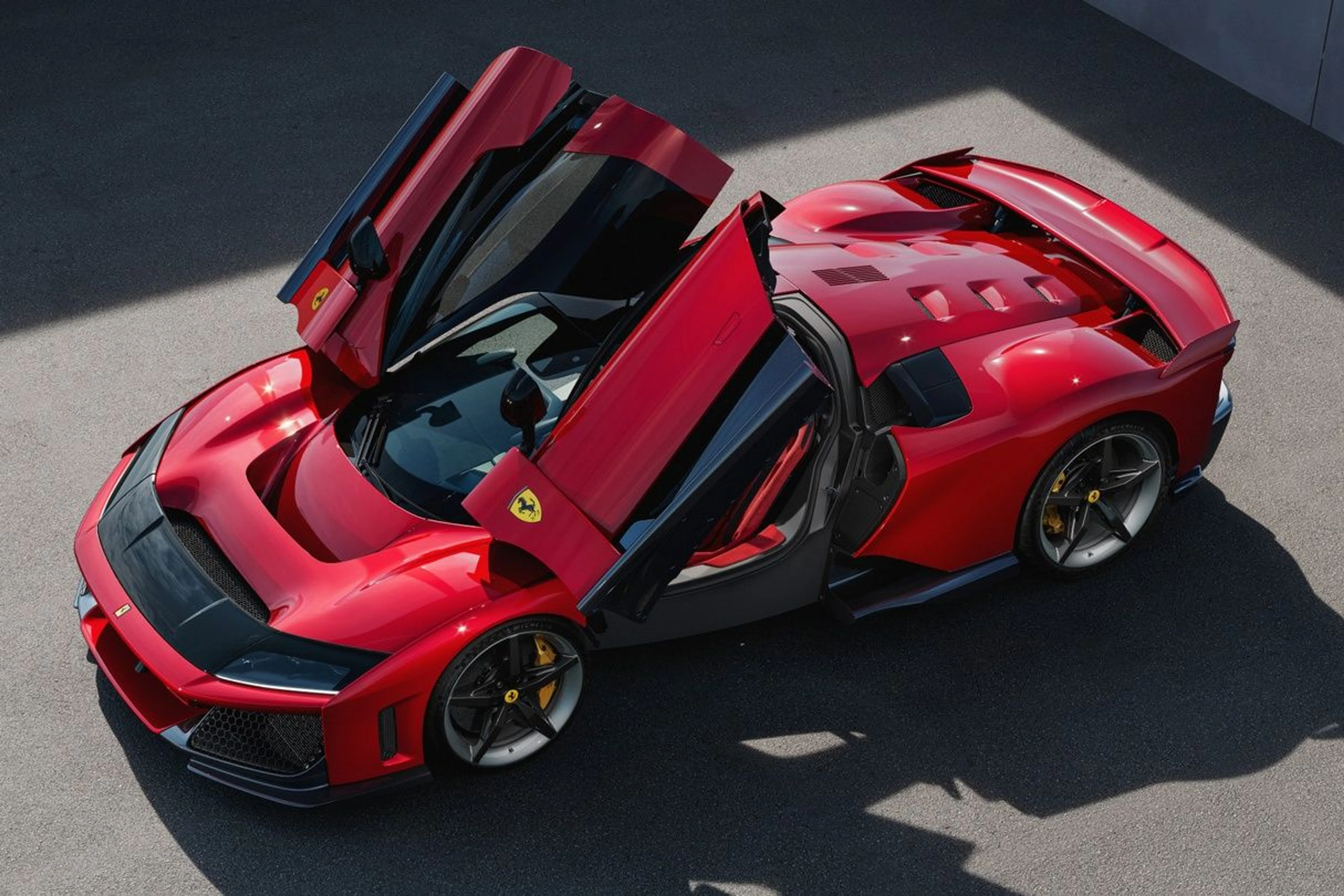 ferrari.com