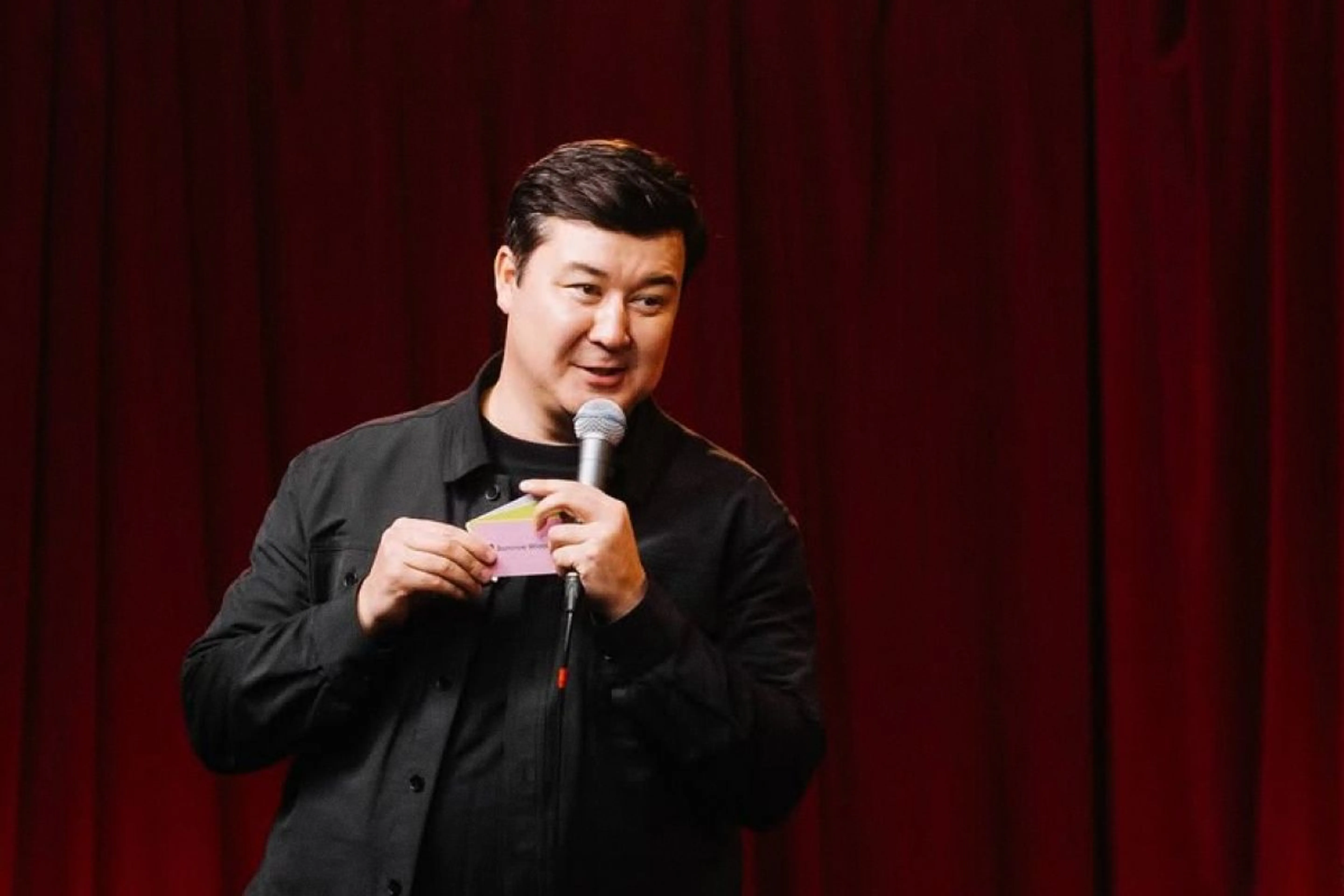 Instagram / standupastana