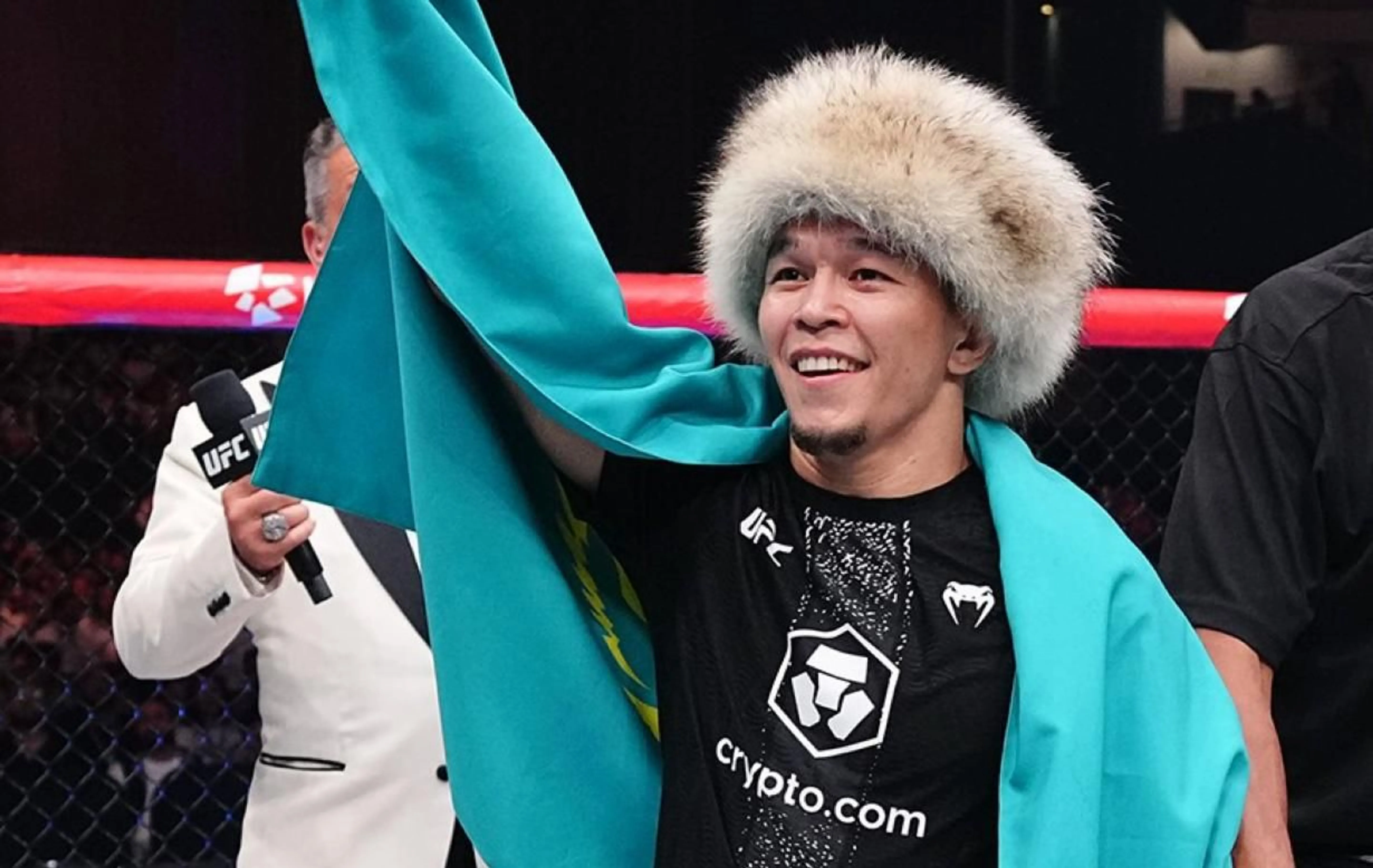 Асу Алмабаев досрочно победил на UFC