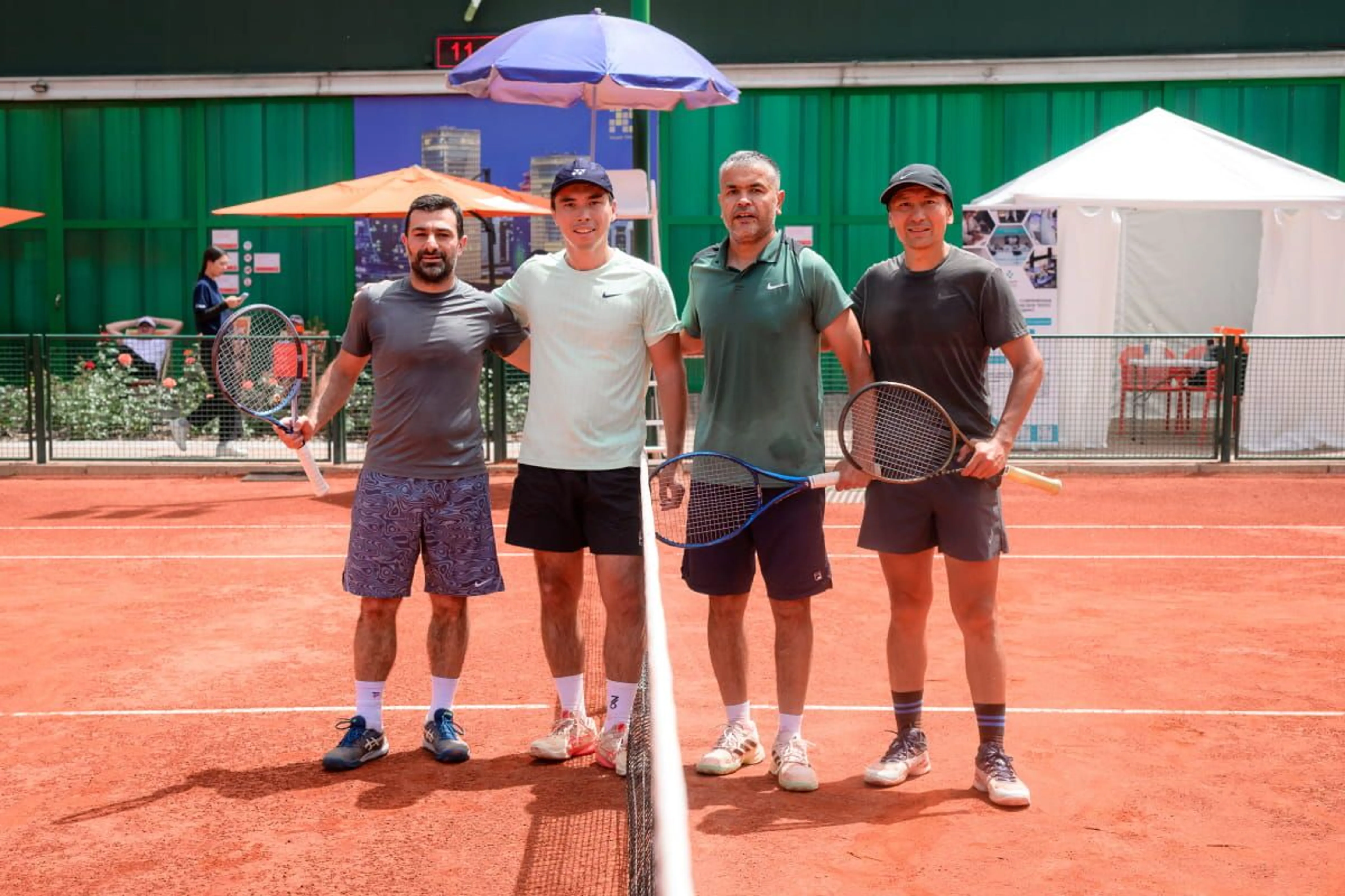 <b>Победители в категории Masters (справа): 1-ое место – Арманжан Сулайманов и Ринат Топиев, 2-ое место – Азат Ермегияев и Рустем Мусаев.&nbsp;</b>