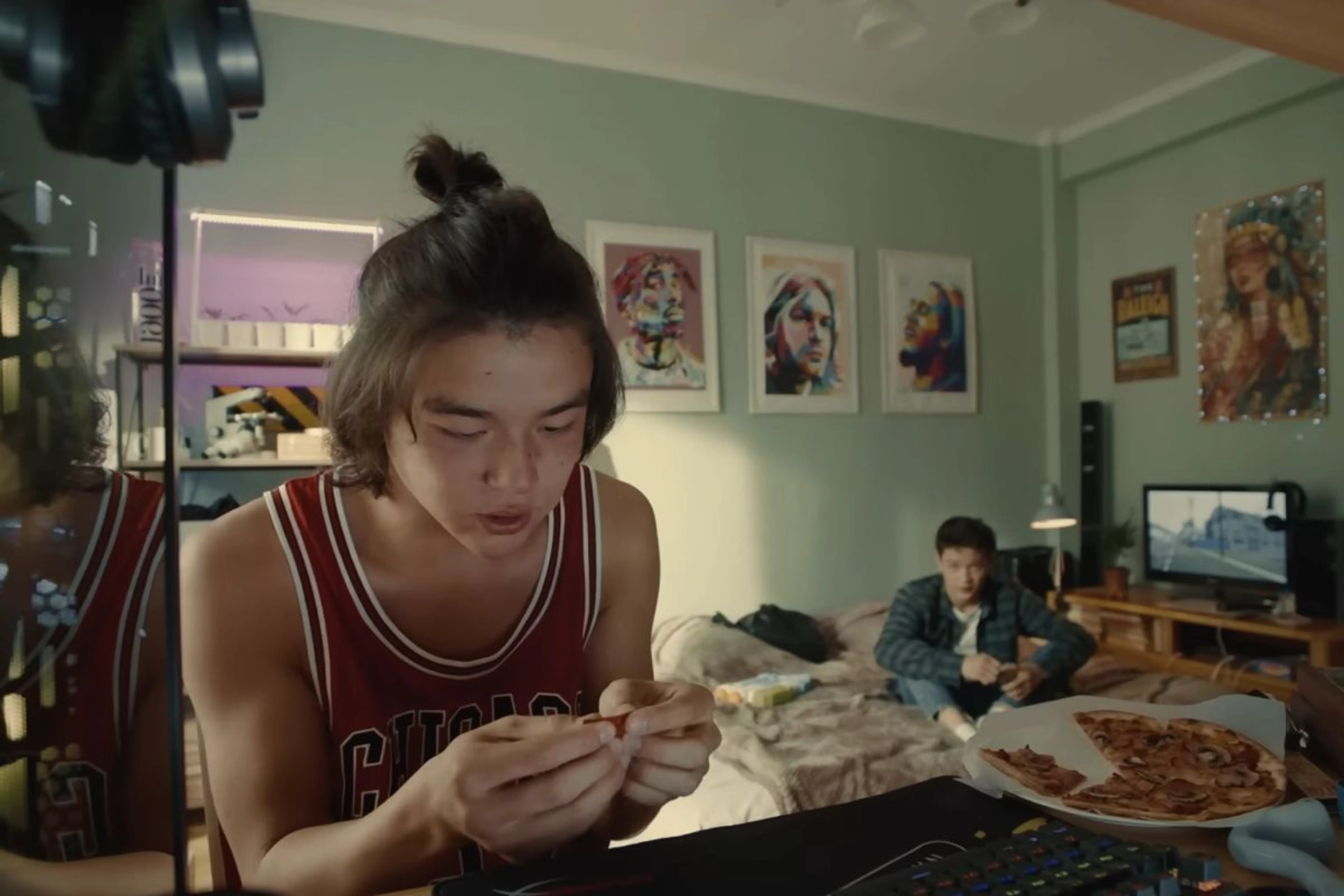 Кадр из сериала "Шекер"